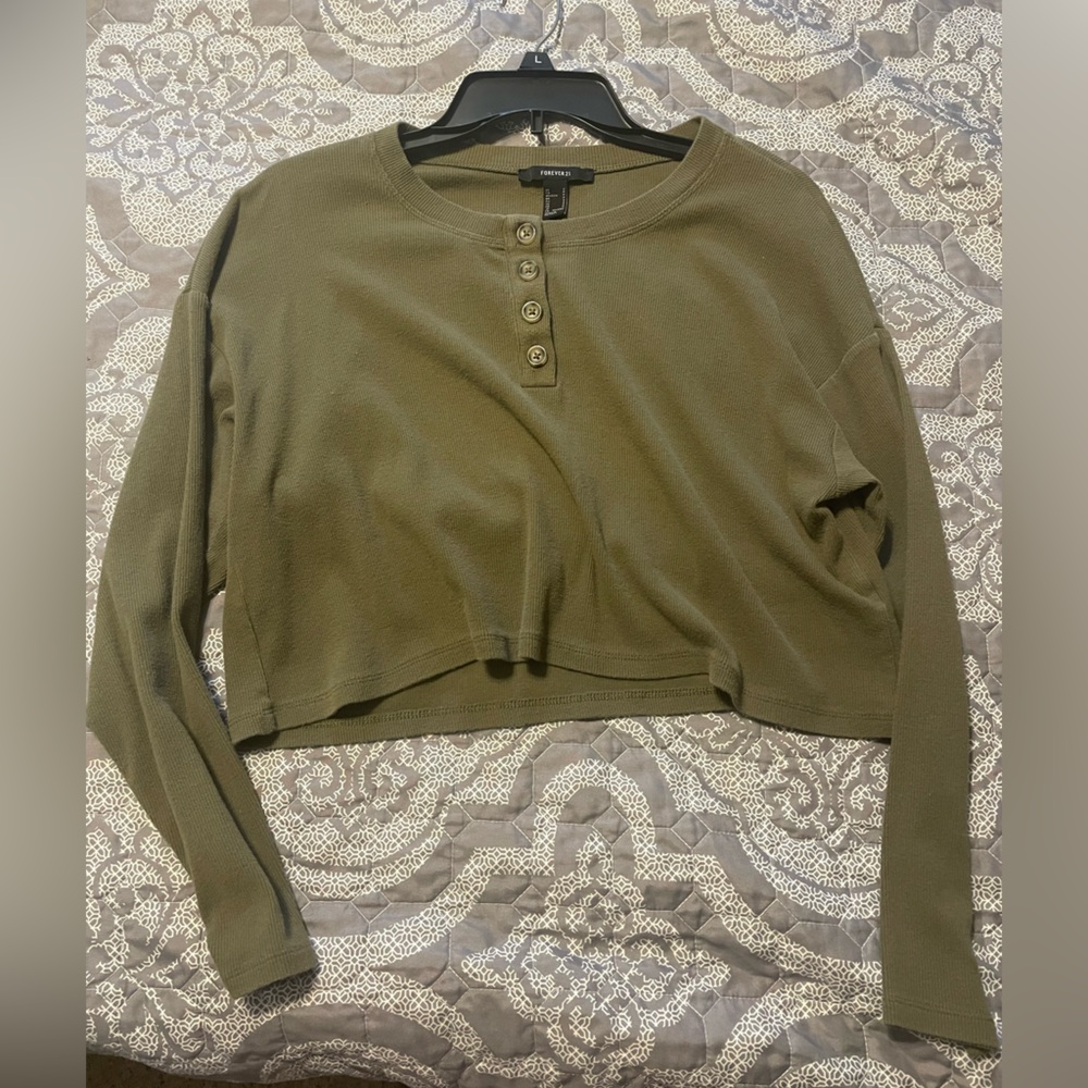 Forever 21 Olive Green Cropped Button-Up Top